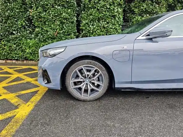 BMW i5 2024