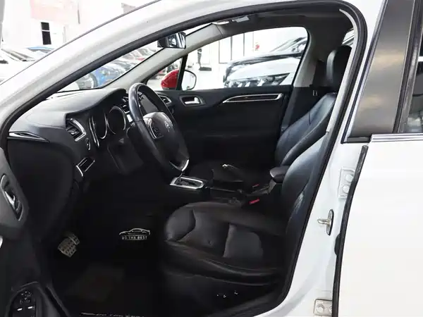 Citroën C4L 2013