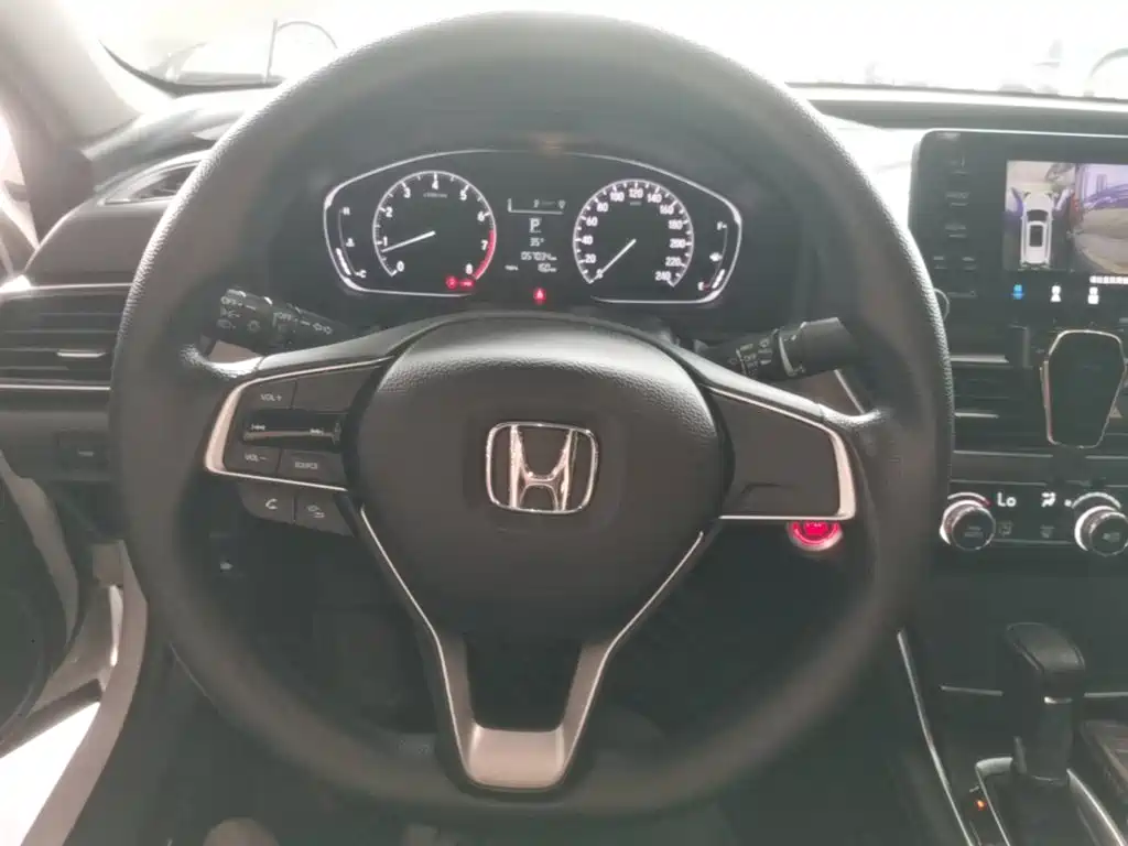 Honda Accord 2019 — фото 11