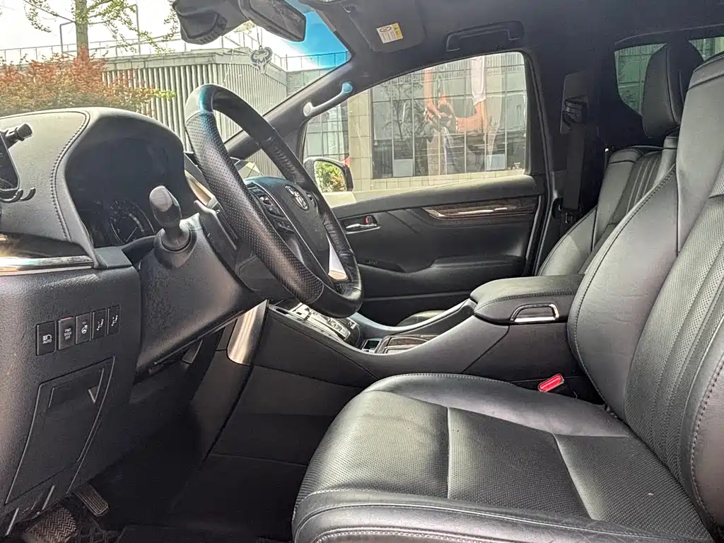 Toyota Alphard 2022 — фото 7