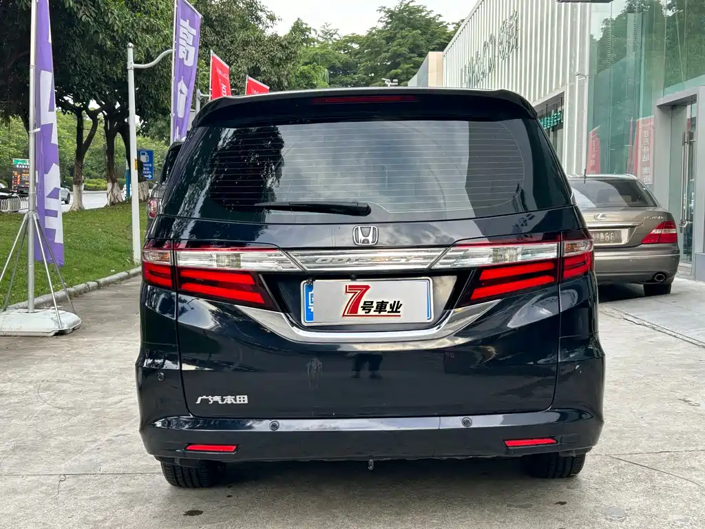 Honda Odyssey 2017 — фото 15