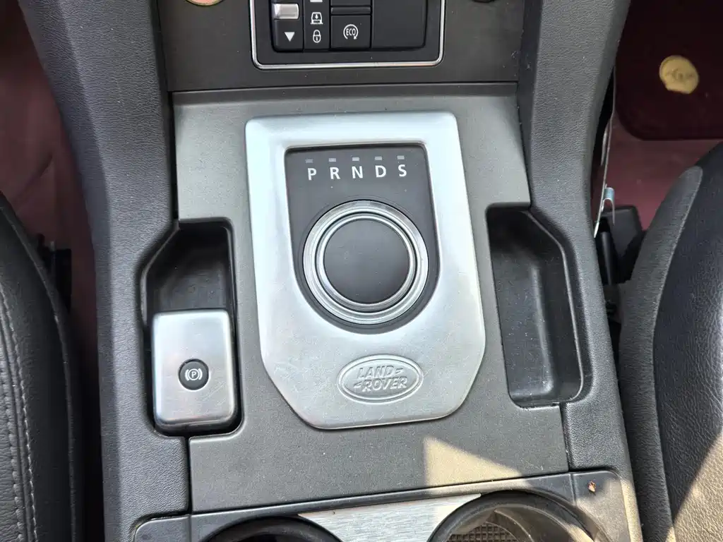 Land Rover Discovery 2015 — фото 24
