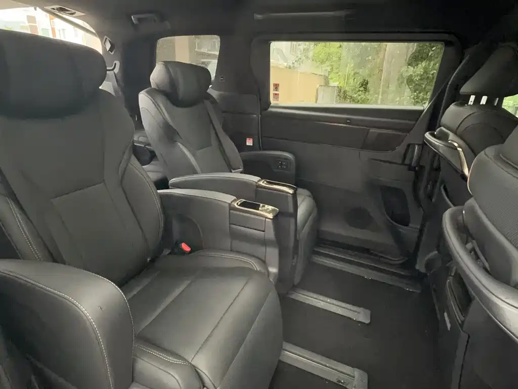 Toyota Alphard 2025 — фото 11