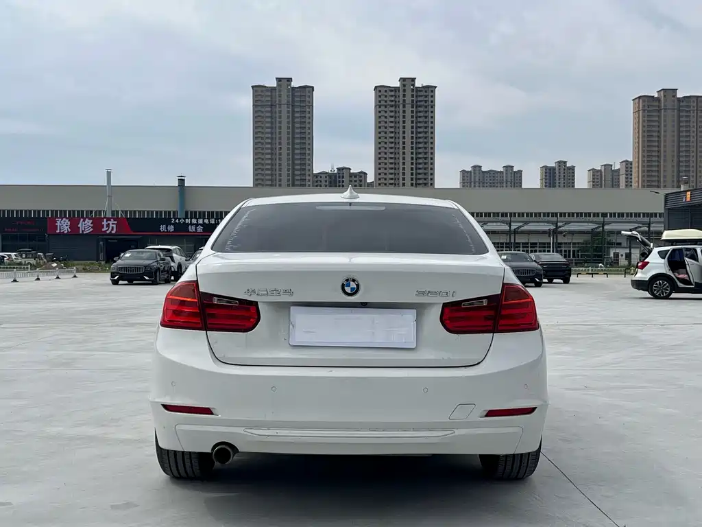 BMW 3 Series 2015 — фото 12
