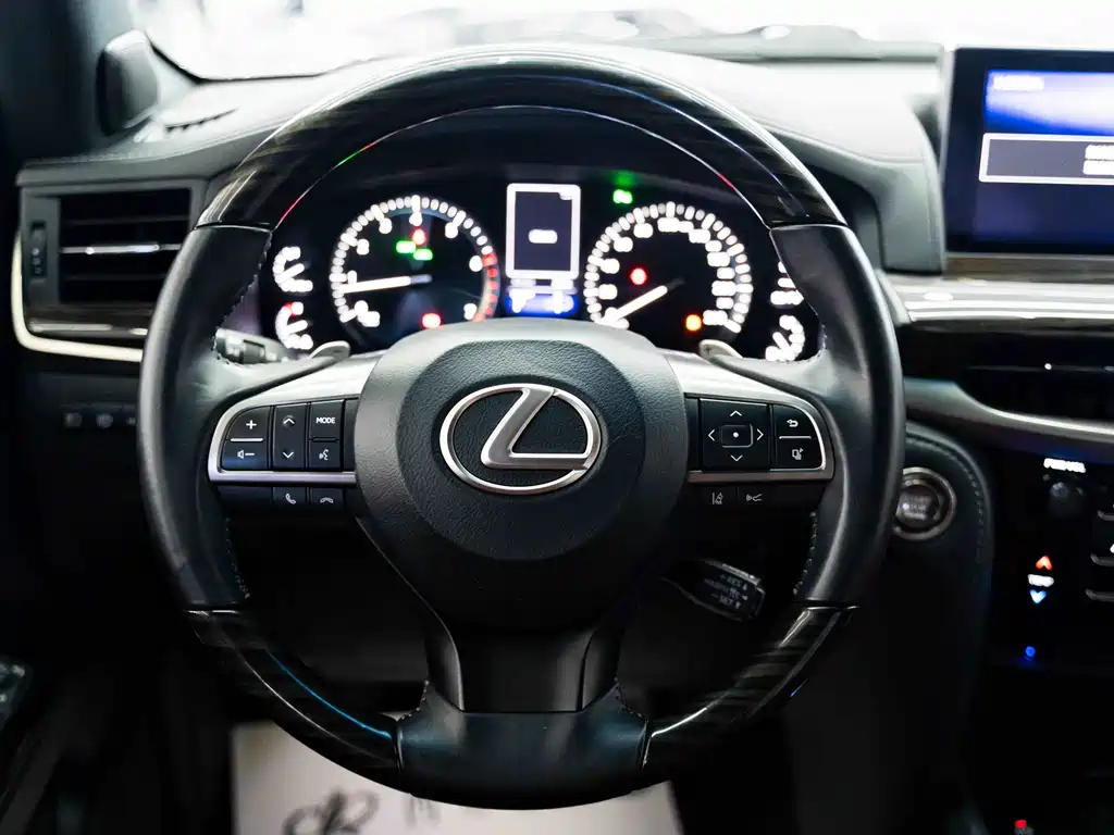 Lexus LX 2020 — фото 11