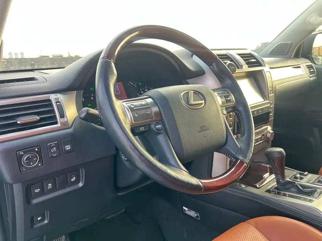 Lexus GX 2015 — фото 15