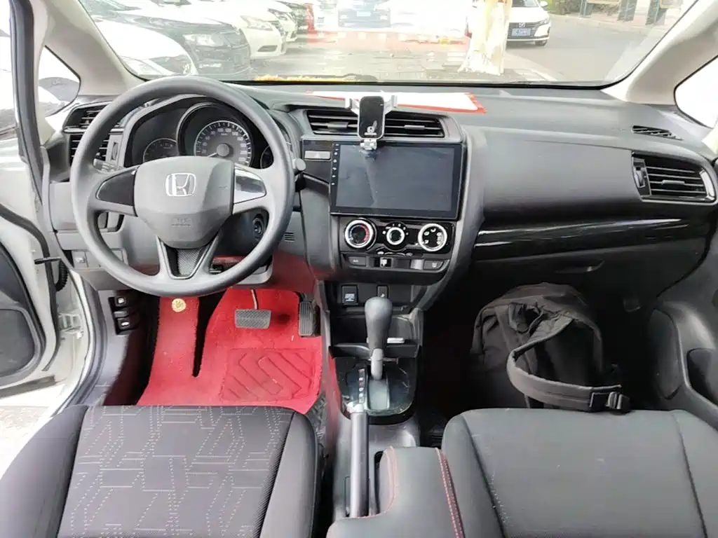 Honda Fit 2018 — фото 10