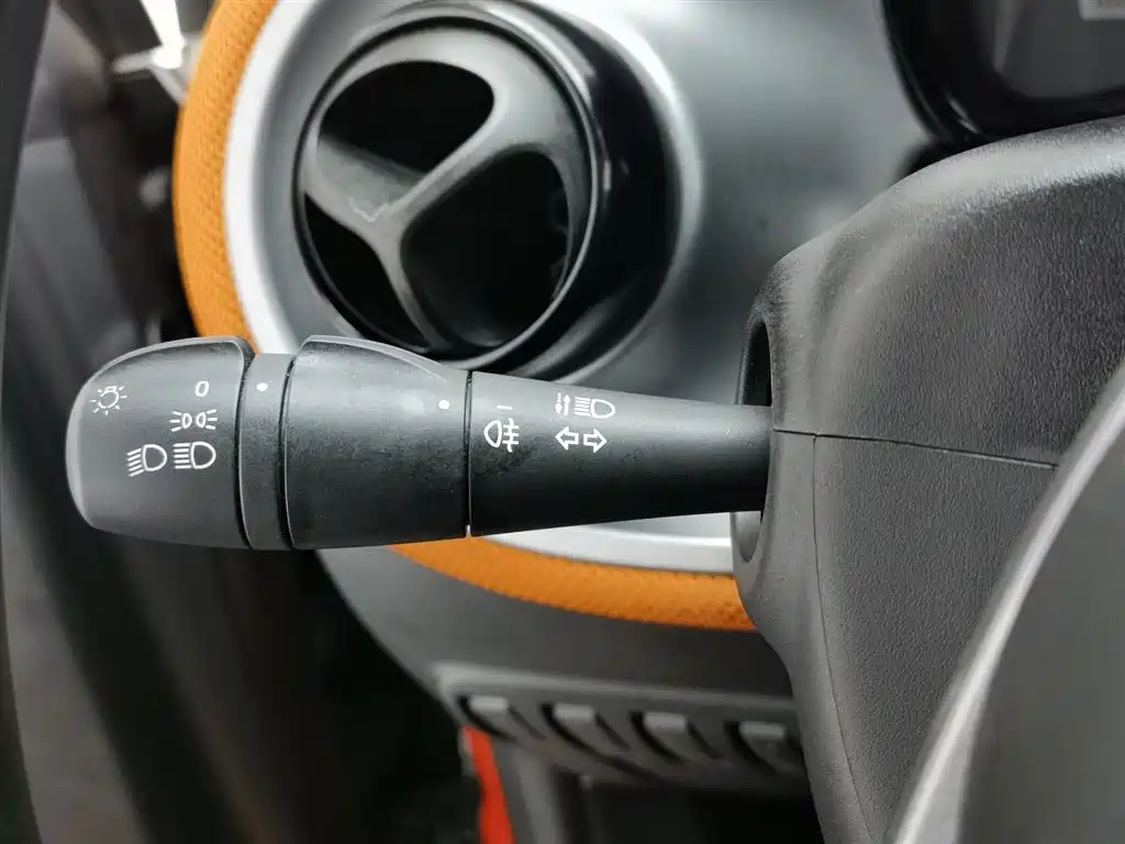 smart Fortwo 2016 — фото 21