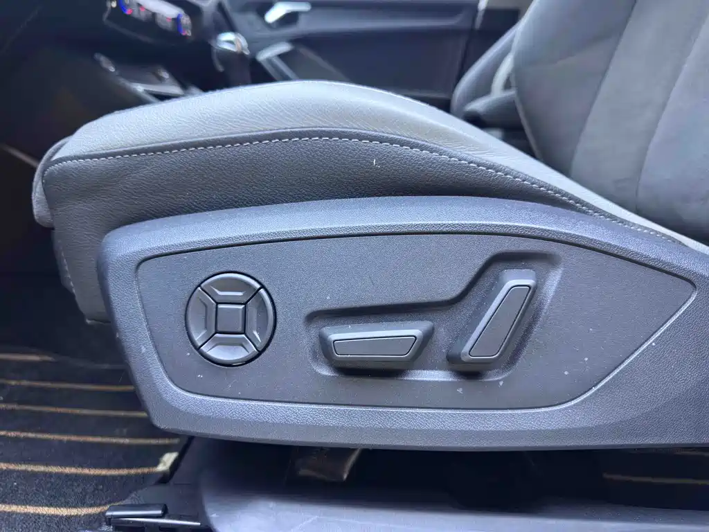 Audi Q3 2023 — фото 12
