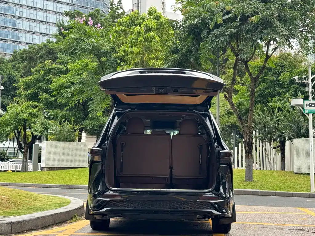 Toyota Sienna 2017 — фото 17