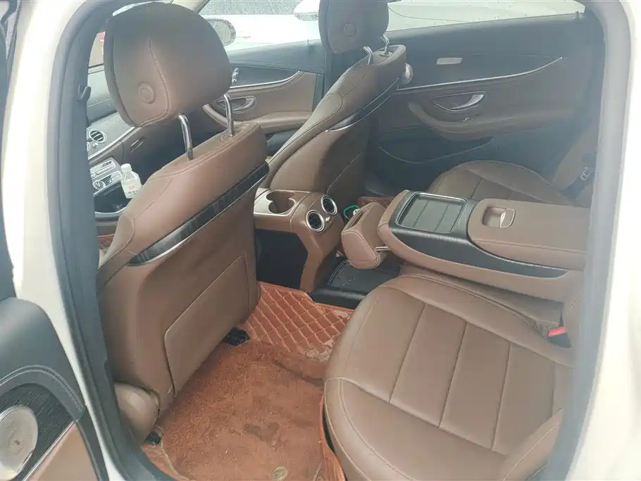 Mercedes-Benz E-Class 2019 — фото 11