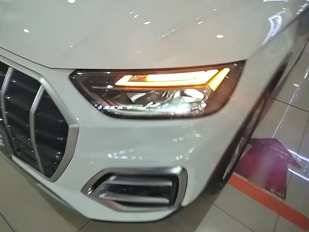 Audi Q5L 2023 — фото 24