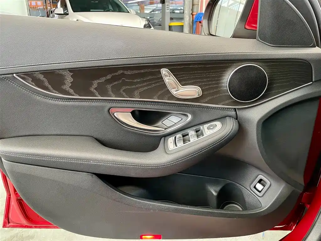 Mercedes-Benz C-Class 2018 — фото 16