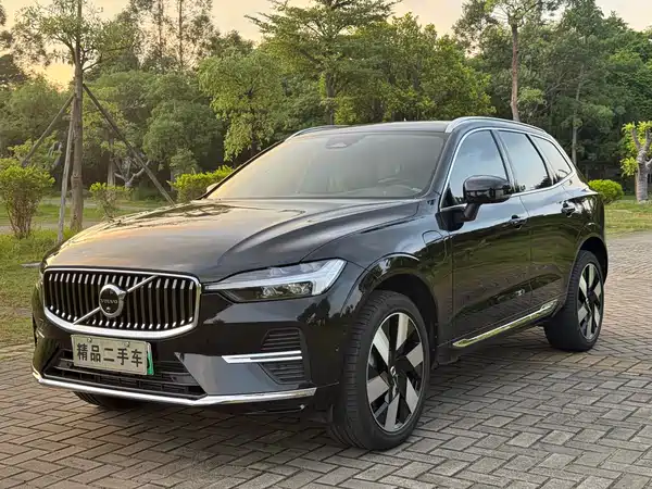 Volvo XC60 Plug-In Hybrid 2024