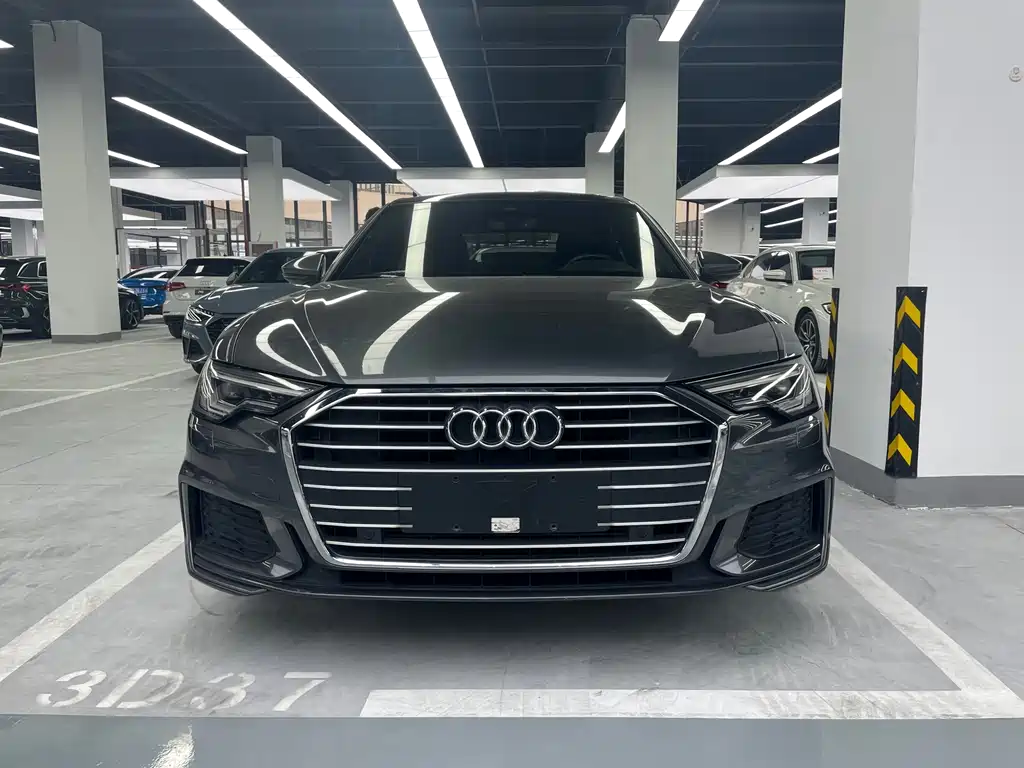 Audi A6L 2022