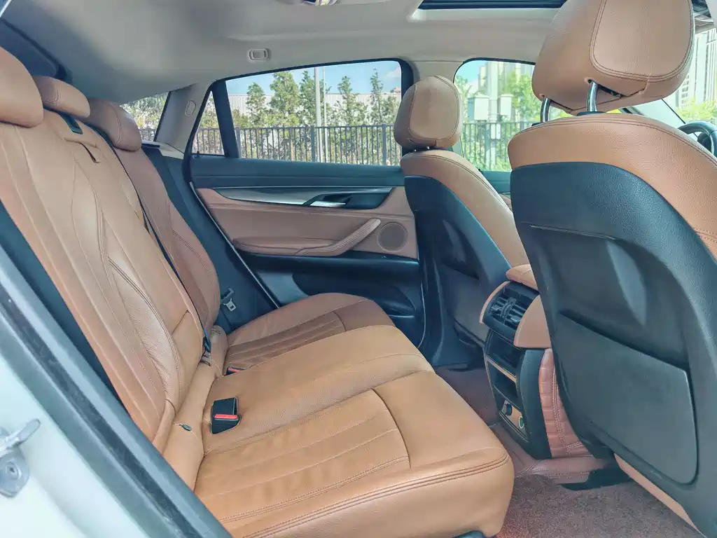 BMW X6 2015 — фото 18