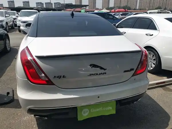 Jaguar XJ 2016