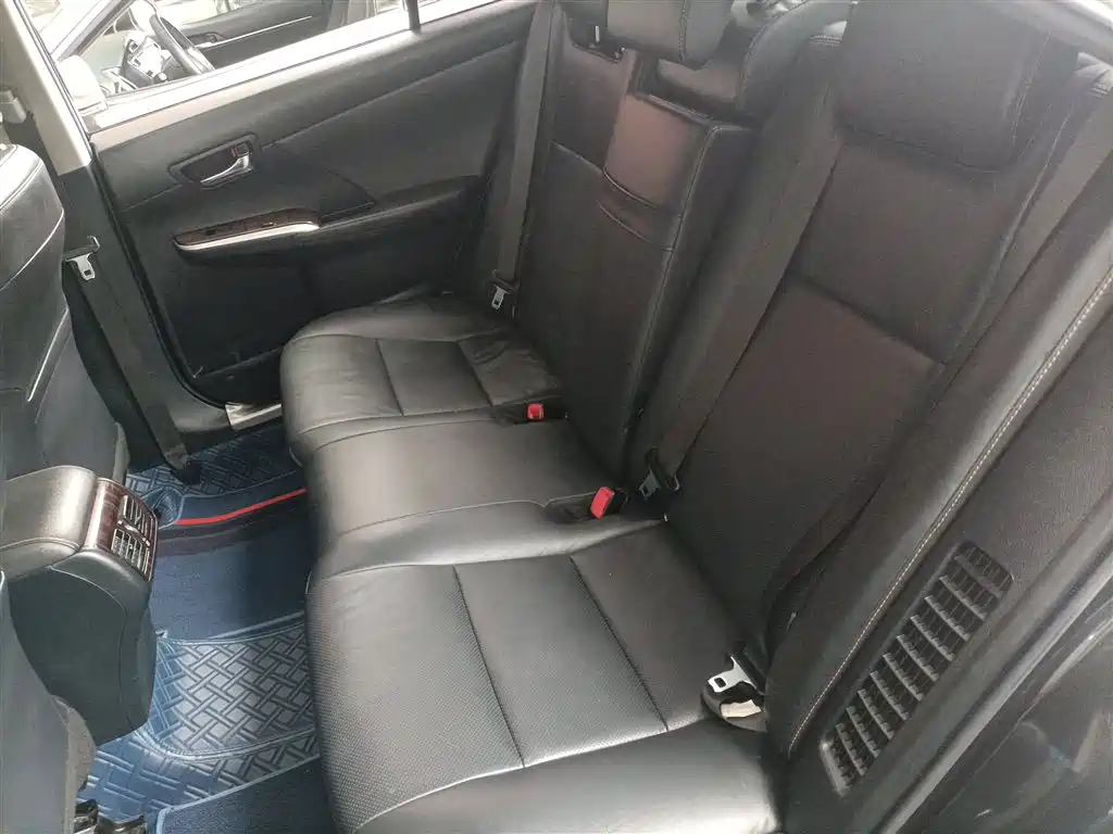 Toyota Camry 2017 — фото 14