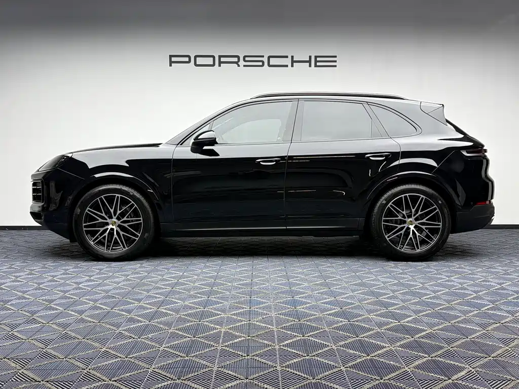 Porsche Cayenne 2025