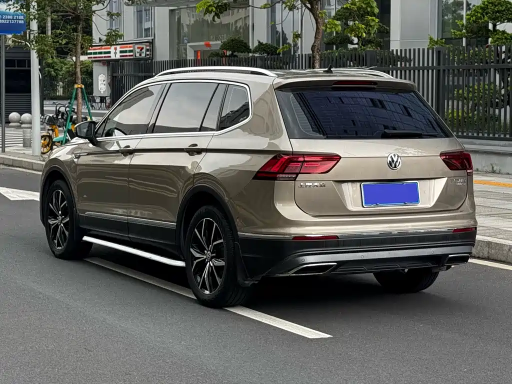 Volkswagen Tiguan L 2017 — фото 17