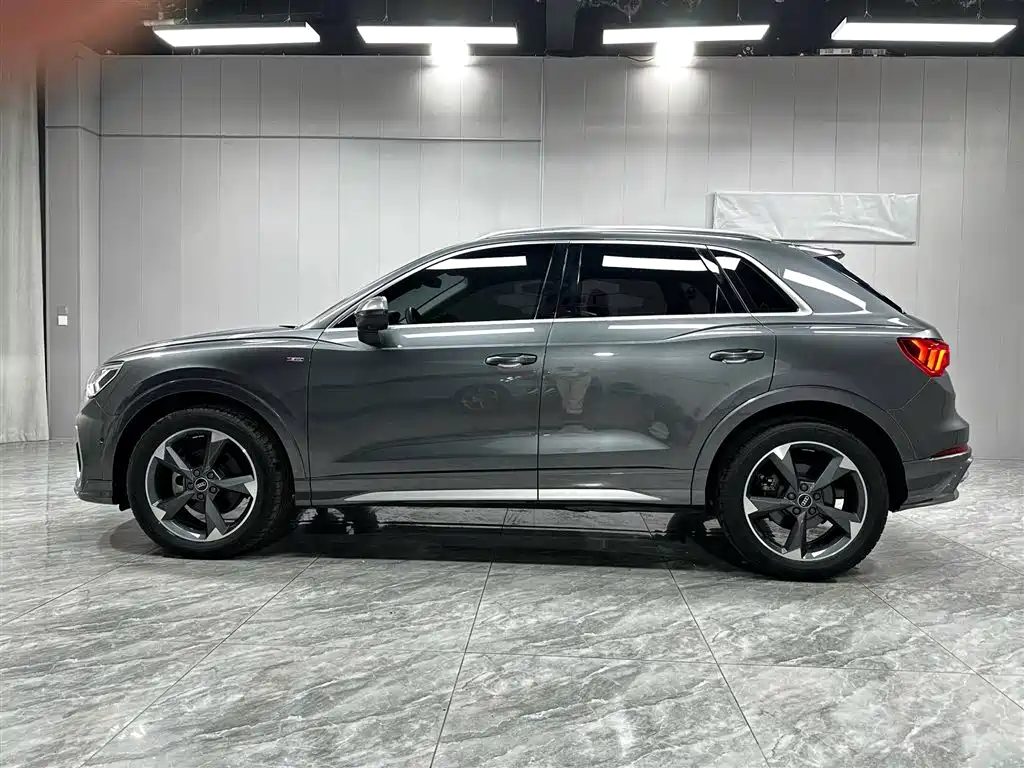 Audi Q3 2022 — фото 11