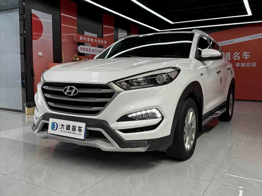 Hyundai Tucson 2017 — фото 1