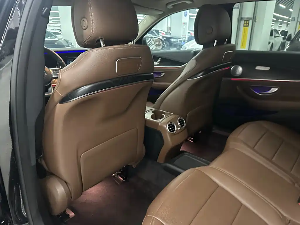 Mercedes-Benz E-Class 2019 — фото 13