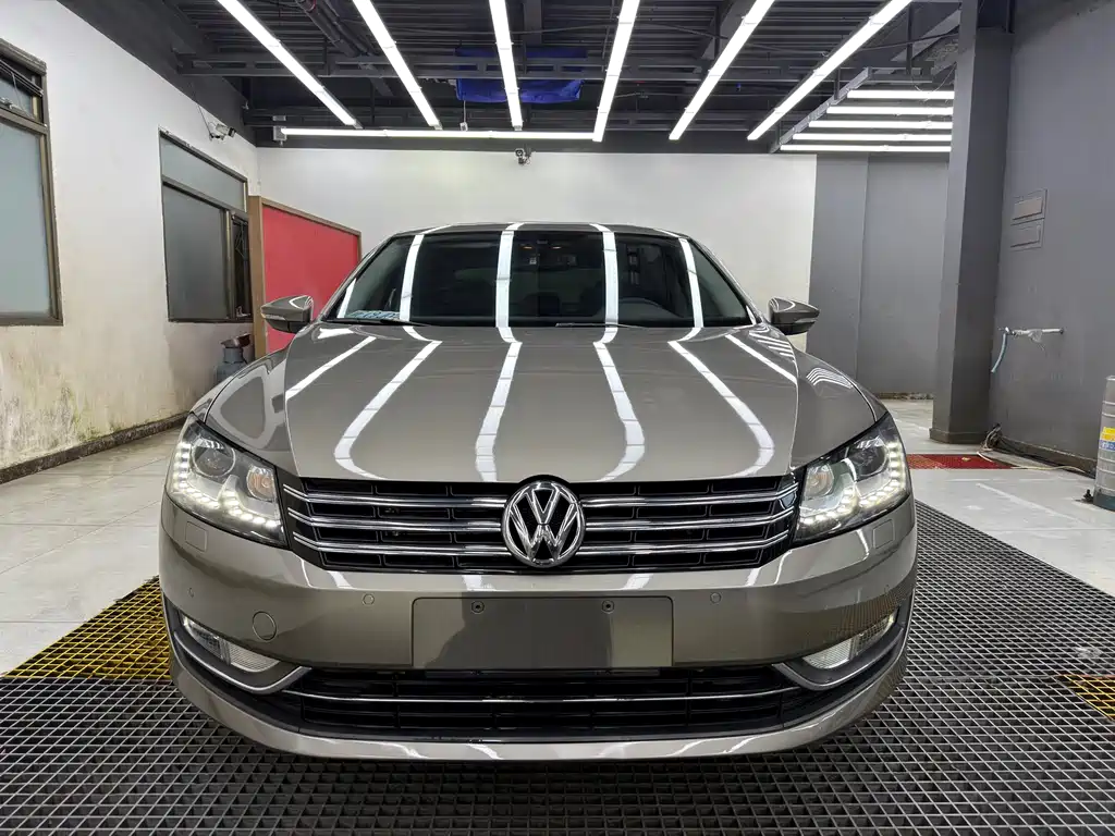 Volkswagen Passat 2015 — фото 1