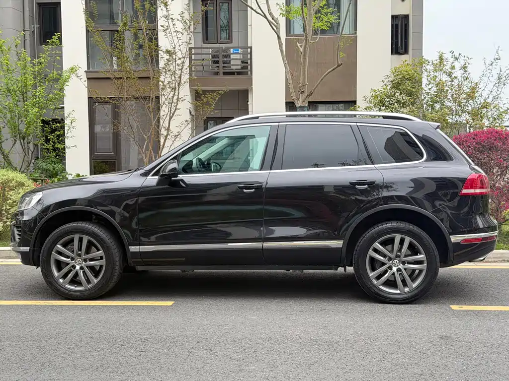 Volkswagen Touareg 2018 — фото 21
