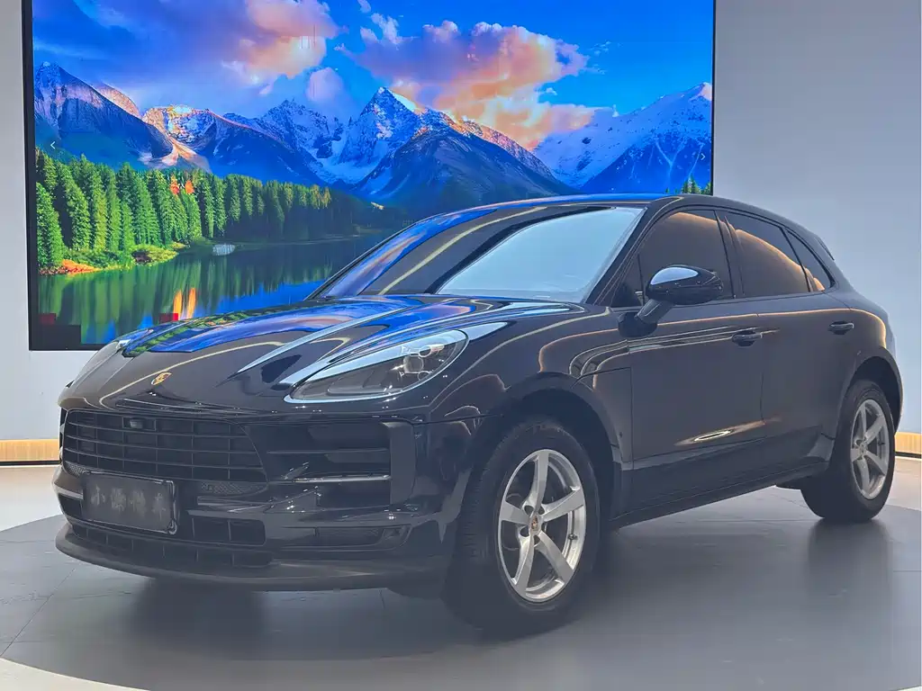 Porsche Macan 2019 — фото 1