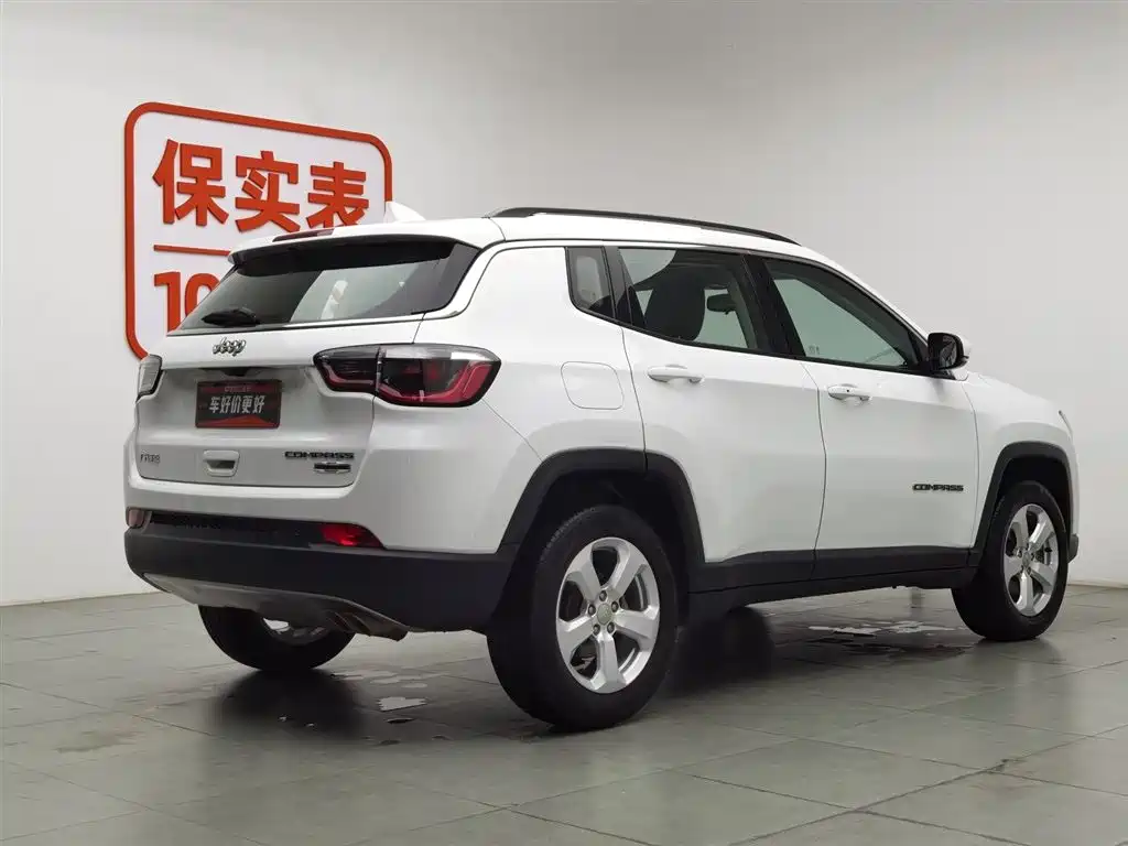 Jeep Compass 2019 — фото 2