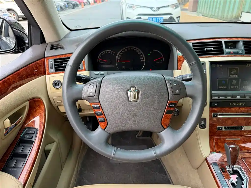 Toyota Crown 2005