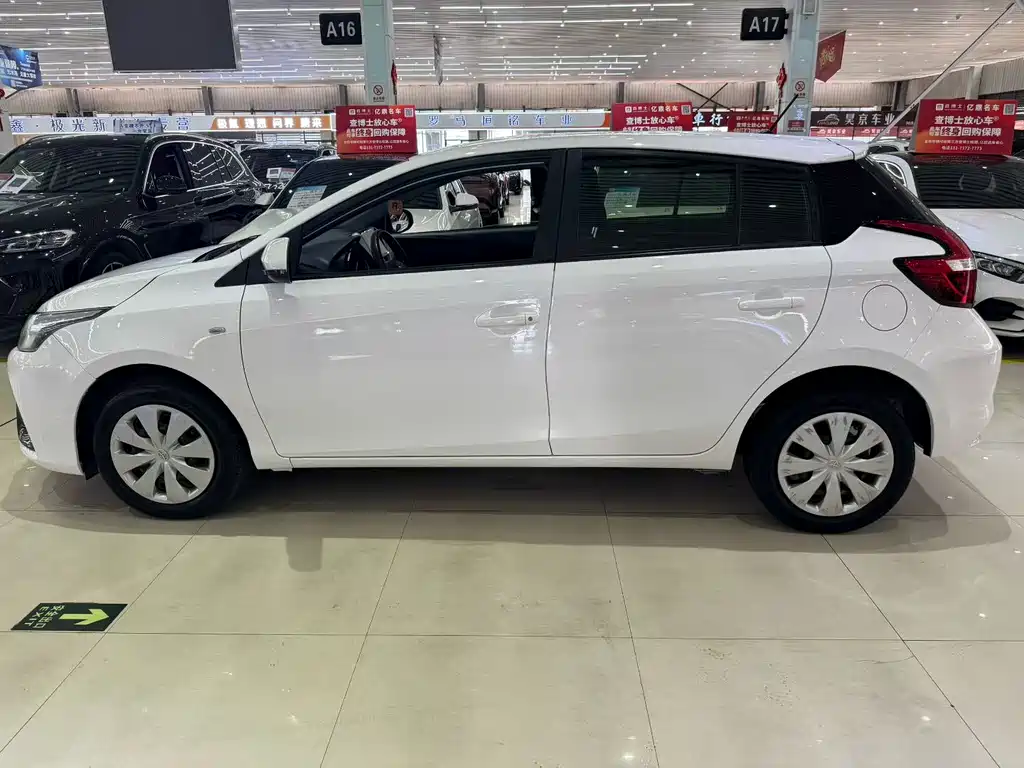 Toyota Yaris L 2016 — фото 8