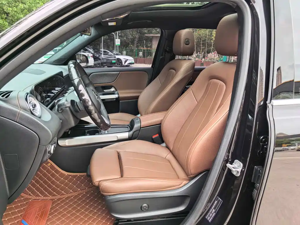Mercedes-Benz GLB 2025 — фото 12