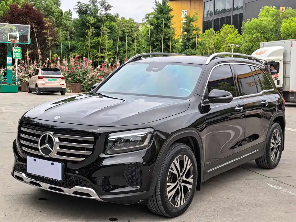 Mercedes-Benz GLB 2025 — фото 1
