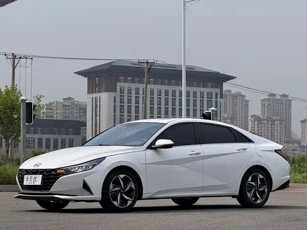 Hyundai Elantra 2023