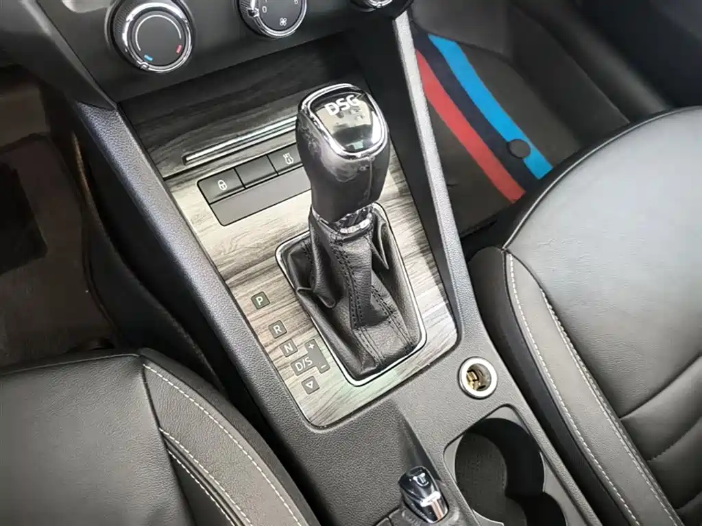 Skoda Octavia 2017 — фото 14
