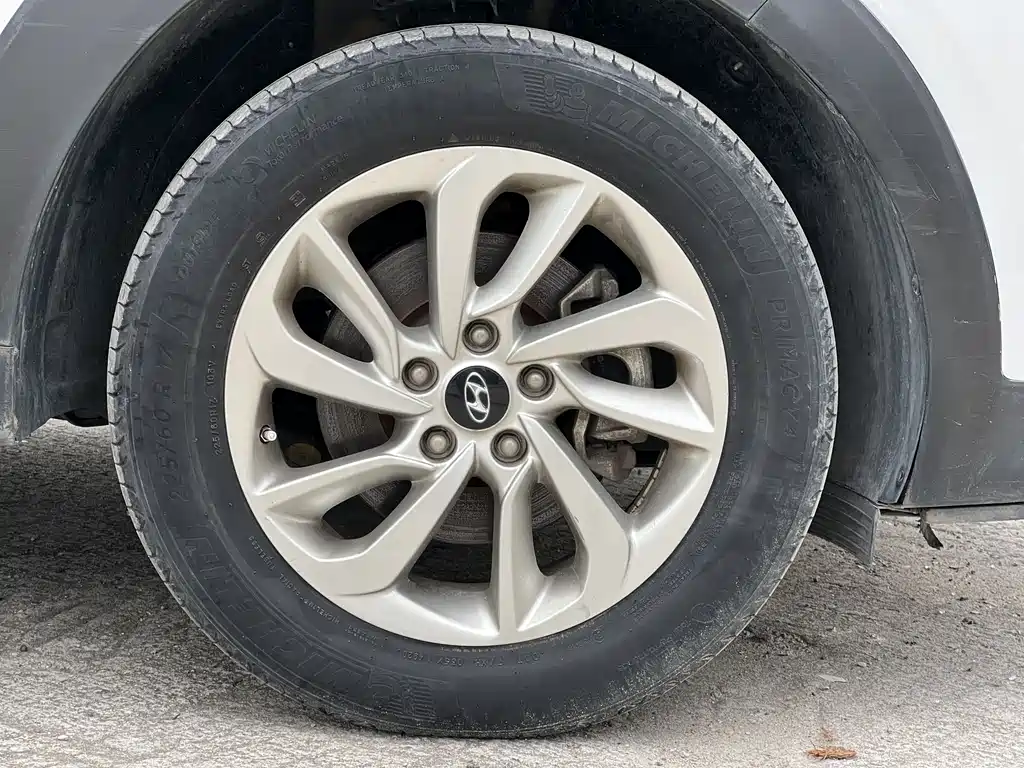 Hyundai Tucson 2016 — фото 12