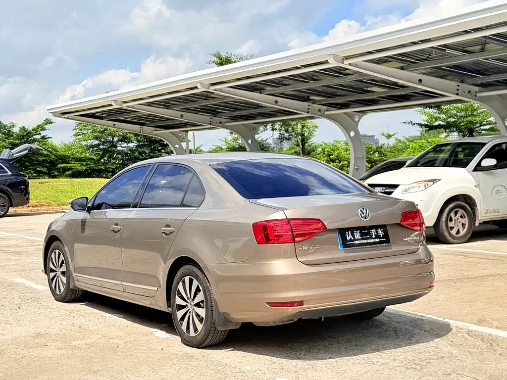 Volkswagen Sagitar 2017