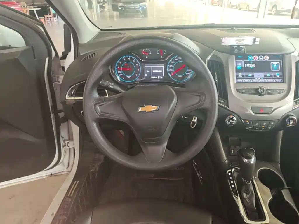 Chevrolet Cruze 2019 — фото 11