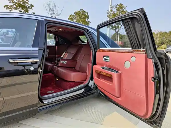 Rolls-Royce Ghost 2012