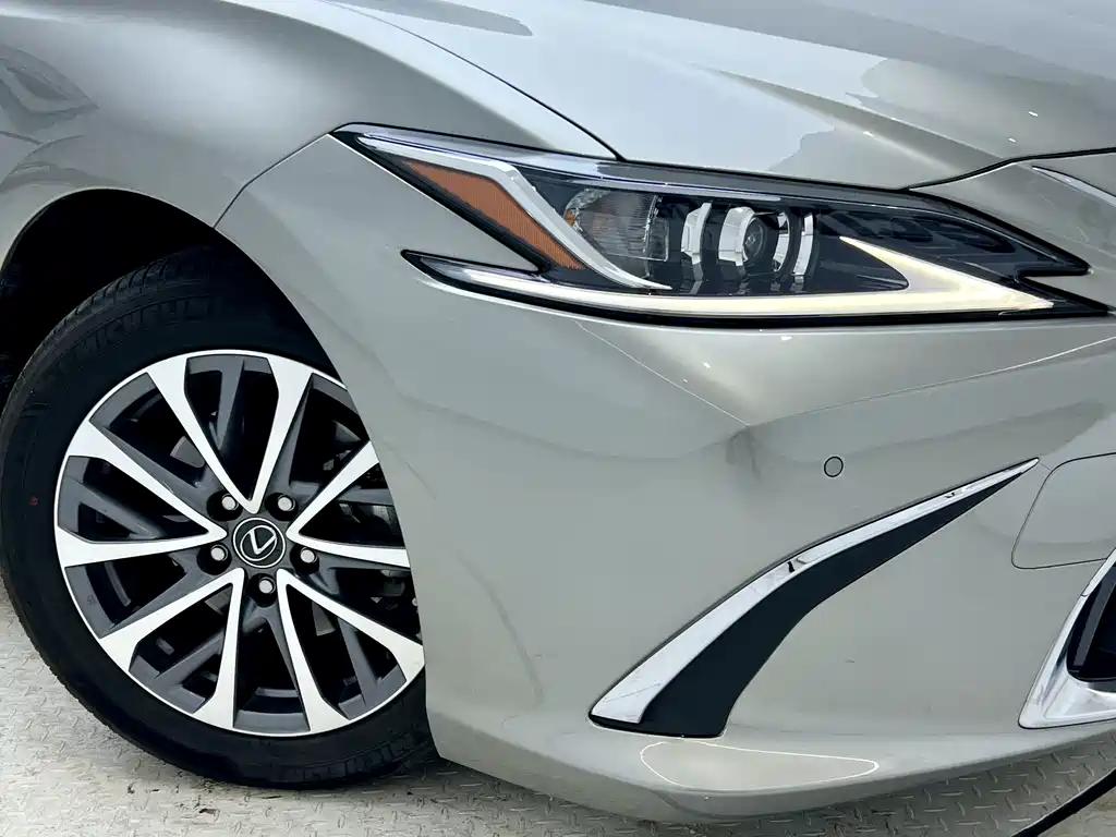 Lexus ES 2022 — фото 23