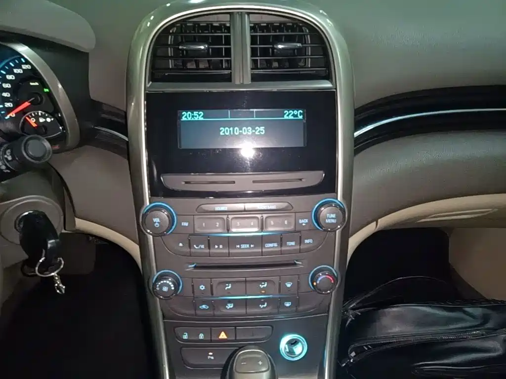 Chevrolet Malibu 2015 — фото 13