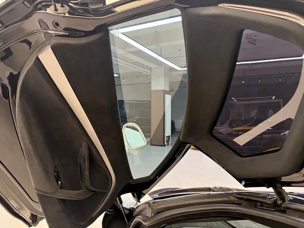 McLaren 720S 2019 — фото 11