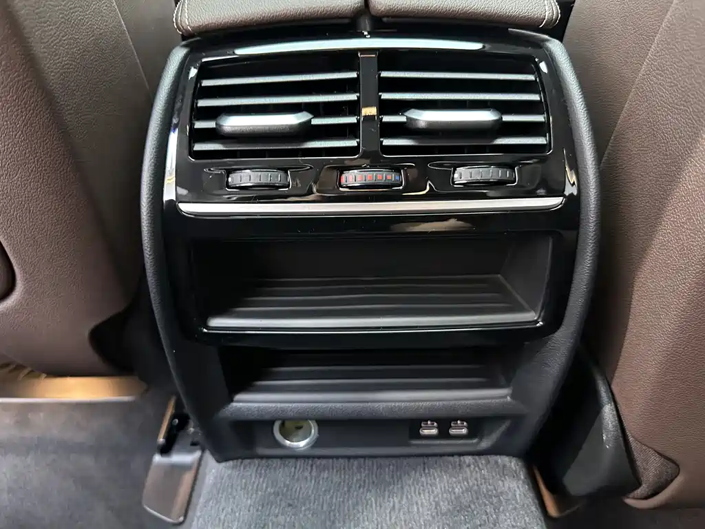 BMW 5 Series 2022 — фото 14