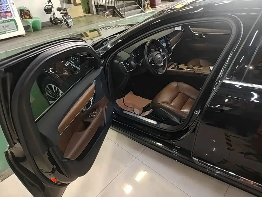 Volvo S90 2023 — фото 16