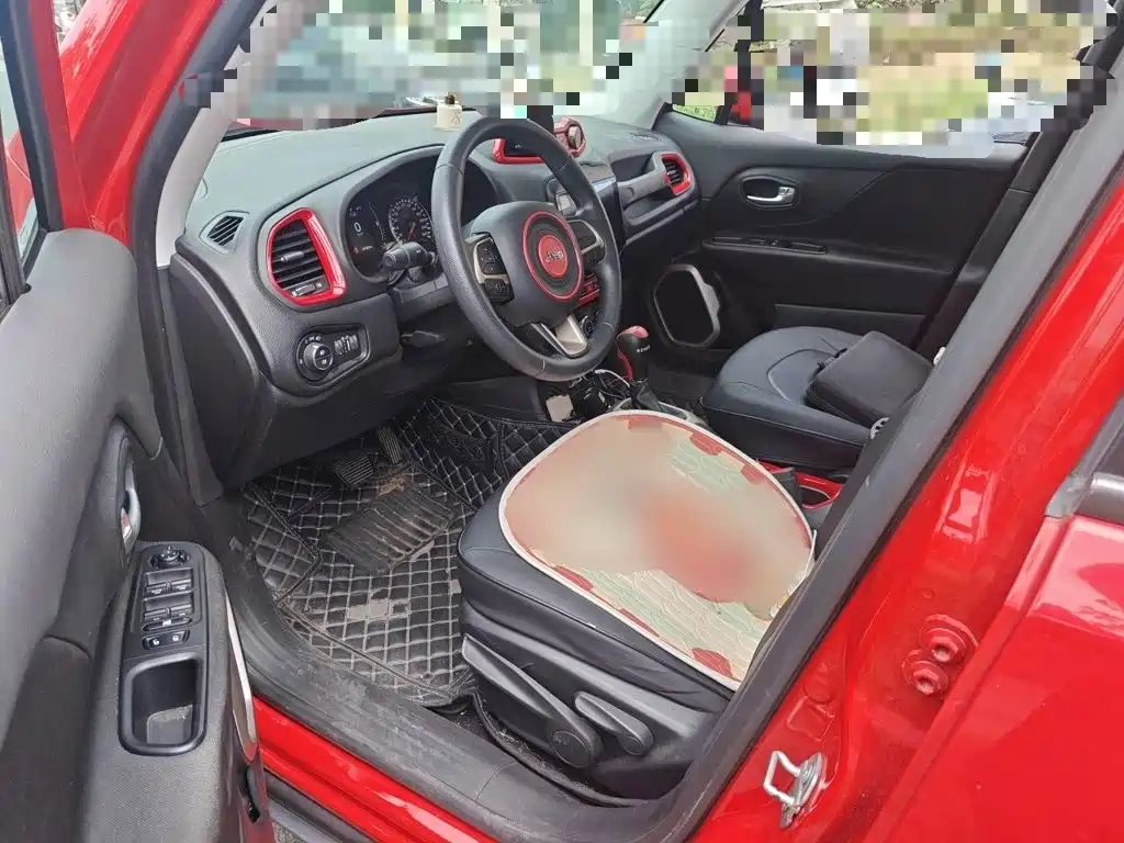Jeep Renegade 2018 — фото 14