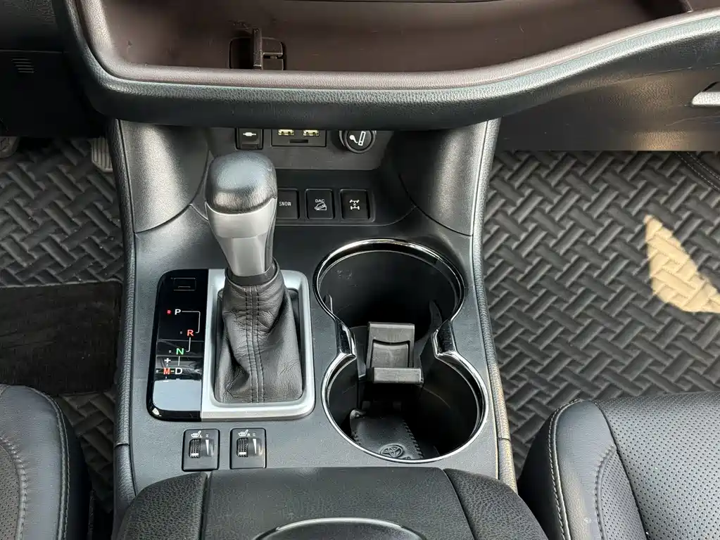 Toyota Highlander 2021 — фото 13