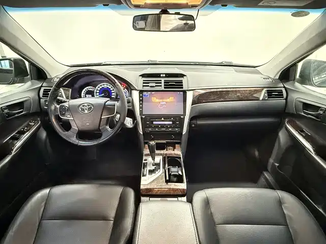 Toyota Camry 2016 — фото 4
