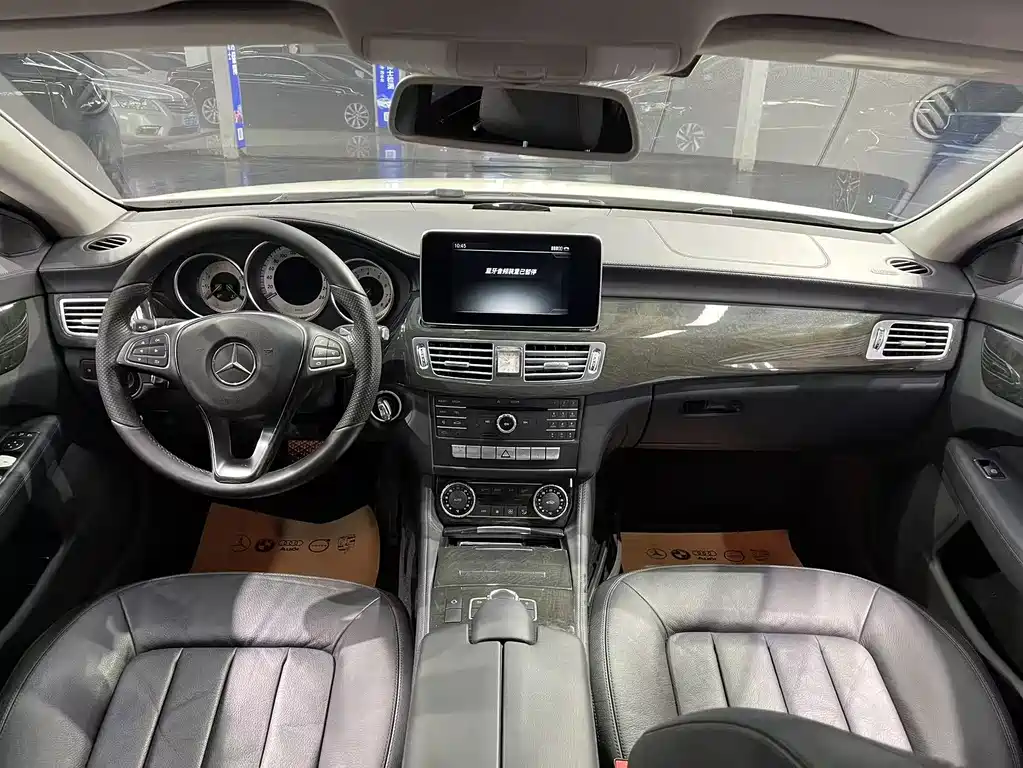 Mercedes-Benz CLS 2015 — фото 16